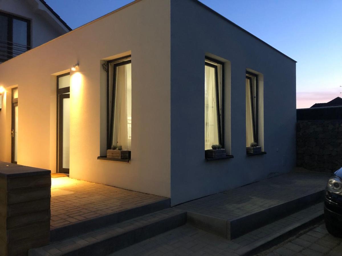 R E L L A X Studia Chvalovice Hate Na Greenway Praha-Wien Exterior photo