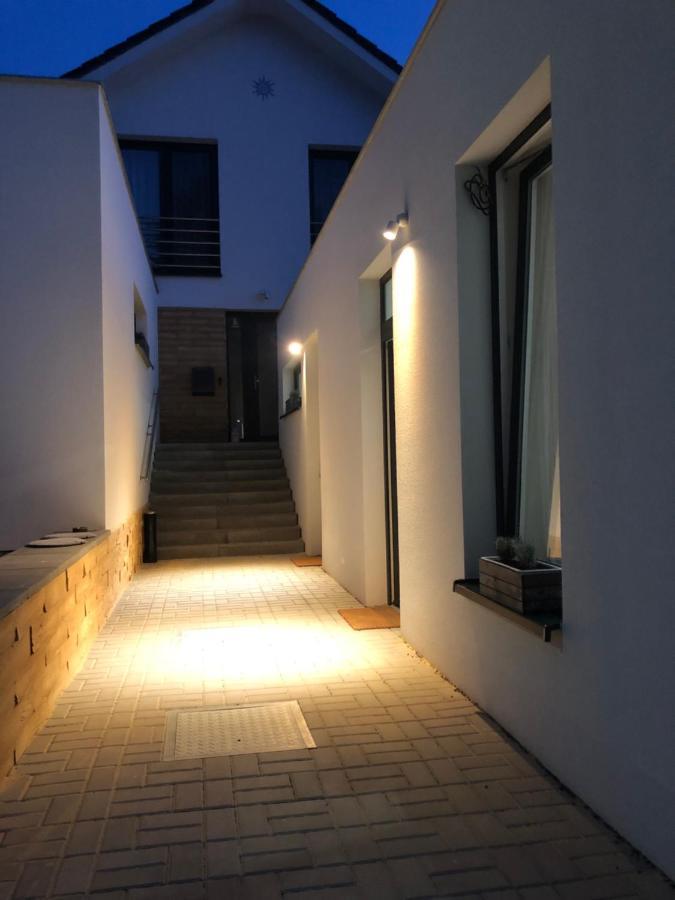 R E L L A X Studia Chvalovice Hate Na Greenway Praha-Wien Exterior photo